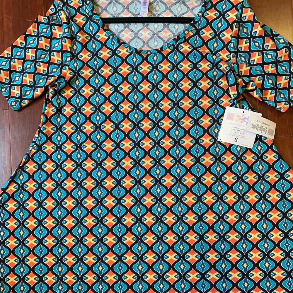 BNWT Perfect T